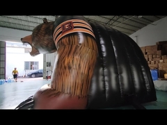 Terowongan Helm Tiup Besar untuk Masuk Pertandingan Sepak Bola Maskot